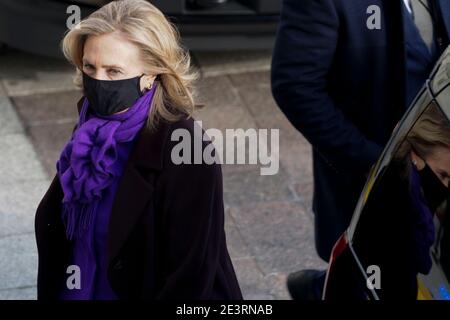 Washington, DC, USA. 20th Jan, 2021. Former Secretary of State Hillary Clinton arrives at the U.S. Capitol ahead of the inauguration of President Joe Biden on January 20, 2021 in Washington, DC. Credit: Melina Mara/Pool Via Cnp/Media Punch/Alamy Live News Stock Photo