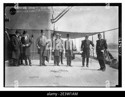 MAINE Mon't comm'ee (Monument Committee) on WYOMING, W.R. Hears(t), J.W. Keller, R.A.C. Smith, Adm Badger, Gen Jas. Wilson Stock Photo