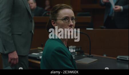 Iliza Shlesinger, Ellen Burstyn, Sarah Snook, Pieces of a Woman (2020)  Credit: Benjamin Loeb / Netflix / The Hollywood Archive Stock Photo - Alamy