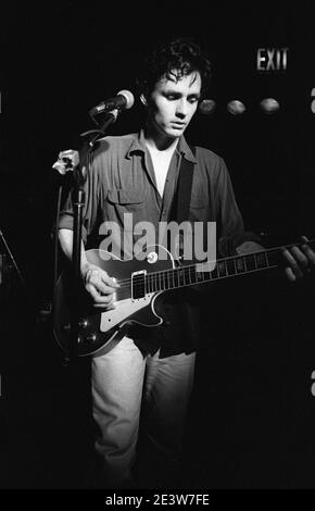 Dean Wareham of Galaxie 500 performing at Woody's, New York, NY, USA, July 16th 1990. Stock Photo