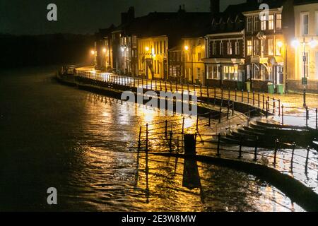 Bewdley, Worcestershire, UK. Heavy rain falls over Bewdley and the whole of the UK as the River Severn rises to dangerous flood levels tonight (Wednesday) as Storm Christoph causes havoc over the country. Credit: Peter Lopeman/Alamy Live News Stock Photo