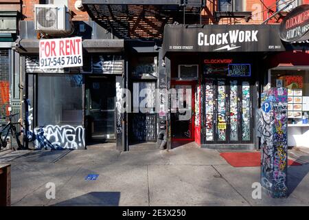 Clockwork Bar, 21 Essex St, New York, NYC storefront photo of a punk rock bar in Manhattan's Lower East Side neighborhood. Stock Photo