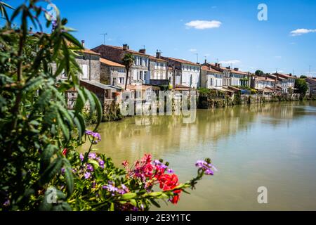 Saint-Savinien (western France): overview of the village on the banks of the Charente river, awarded the label Village de pierres et d'eau (Stone and Stock Photo