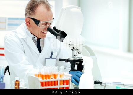 close up. laboratory technicians testing blood in the laboratory. Stock Photo