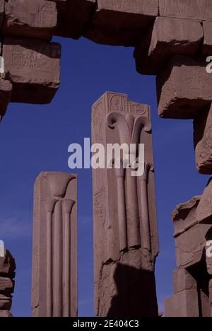 Luxor, Karnak Tempel, Relief, Wand, Wandaufbau, Stütze, Säule, Kunstwerk, Abstrakt, Ornament, floral, Kunstwerk, Abstrakt, Schrift, Hyroglyphen, Afrik Stock Photo