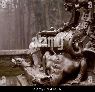 JARDIN-FUENTE DE LOS DRAGONES -DETALLE DE DRAGON. Location: PALACIO REAL-JARDINES. LA GRANJA DE SAN ILDEFONSO. SEGOVIA. SPAIN. Stock Photo