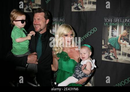 Tori Spelling with husband Dean McDermott, son Liam Aaron and daughter Stella Doreen celebrates the release of her new book, 'Mommywood' at BondSt in Beverly Hills, Los Angeles, CA, USA on April 13, 2009. Photo by Baxter/ABACAPRESS.COM Stock Photo