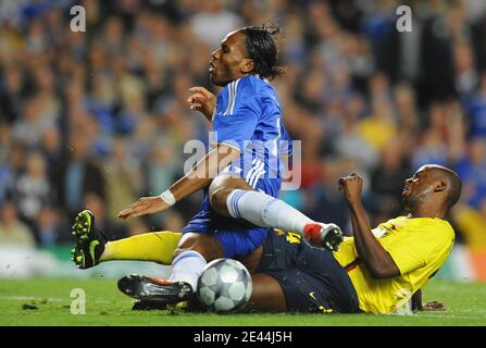 Barcelona S Gnegneri Yaya Toure And Chelsea S Didier Drogba Battle For The Ball During The Uefa Champions League Soccer Match Semi Final Second Leg Chelsea Vs Barcelona At The Stamford Bridge Stadium In