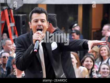 Jordan Knight of New Kids On The Block performs on NBC's 'Today' Show Concert Series at Rockefeller Plaza in New York City, NY, USA on May 8, 2009. Photo by Gregorio Binuya/ABACAPRESS.COM (Pictured: Jordan Knight, New Kids On The Block) Stock Photo
