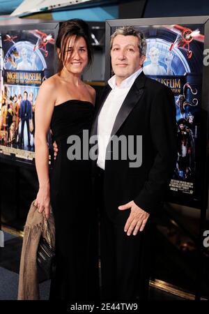Actor Alain Chabat and his girlfriend attending the premiere of the movie 'Night at the Museum 2' at the Smithsonian 'Air and Space' museum in Washington, DC, USA May 14, 2009. Photo by Olivier Douliery/ABACAPRESS.COM Stock Photo