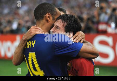 XAVI HERNANDEZ & C RONALDO BARCELONA V MANCHESTER UNITED STADIO OLIMPICO  ROME ITALY 27 May 2009 Stock Photo - Alamy