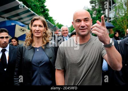 Steffi Graf and Andre Agassi arrive at the Longines Los Angeles Masters ...