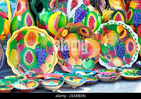 Ceramic pottery, crockery, earthenware, dishware, artisanal - Acapulco Flea market Guererro State, Mexico Stock Photo