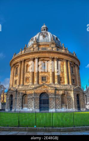 The Radcliffe Camera is a building in Oxford, England, designed by James Gibbs in the English Palladian style and built in 1737–1749 to house the Radc Stock Photo