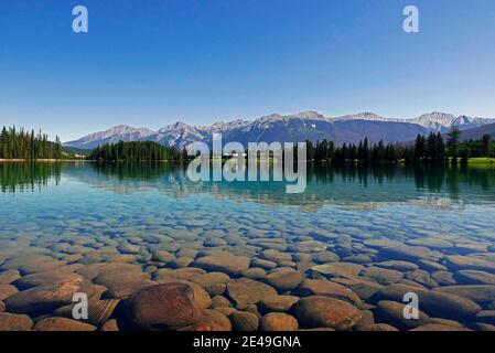 Beauvert Lake near Jasper, Jasper National Park, Rocky Mountains, Alberta, Canada Stock Photo