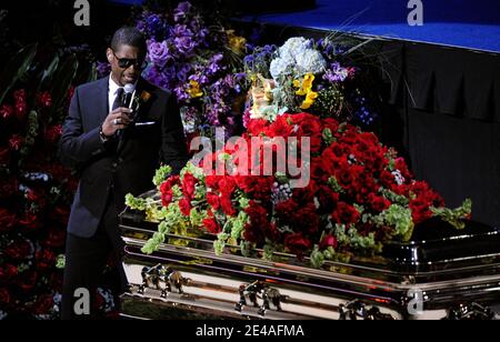 Michael Jackson Public Memorial Service - Inside Stock Photo - Alamy