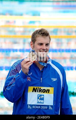 Great Britain's Liam Tancock celebrates after winning the final of the 50 meters backstroke at the FINA Swimming World Championships in Rome, Italy, on August 2st, 2009. Photo by Henri Szwarc/ABACAPRESS.COM Stock Photo