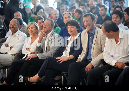 PS European MP and national secretary in charge of the coordination Harlem Desir, Elisabeth Guigou, Paris Mayor Bertrand Delanoe, French socialist first secretary Martine Aubry, Francois Lamy and Jean-Christophe Cambadelis attend the third day of the party's summer university in La Rochelle, Western France, on August 30, 2009. Photo by Mousse/ABACAPRESS.COM Stock Photo