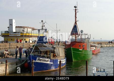 Fishing cutter in the port of Sassnitz, Sassnitz, Jasmund Peninsula, Ruegen Island, Baltic Sea, Mecklenburg-Western Pomerania, Germany