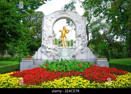 Johann Strauss Statue, Stadpark, Vienna, Wein, Republic of Austria Stock Photo