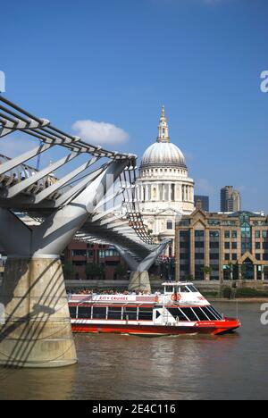 London Millennium Footbridge showing St.Paul's Cathedral, City of London, Greater London, England, United Kingdom Stock Photo