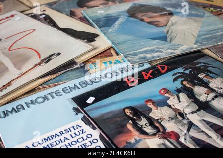 Sao Paulo / SP / Brasil - 01 03 18: Group of multiples disc records selling and displayed to be bought. The disc cover are old school, vintage. Stock Photo