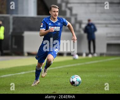 Karlsruhe, Germany. 23rd Jan, 2021. Soccer: 2. Bundesliga, Karlsruher SC - 1. FC Heidenheim, Matchday 17 at Wildparkstadion. Karlsruhe's Marco Thiede. Credit: Uli Deck/dpa - IMPORTANT NOTE: In accordance with the regulations of the DFL Deutsche Fußball Liga and/or the DFB Deutscher Fußball-Bund, it is prohibited to use or have used photographs taken in the stadium and/or of the match in the form of sequence pictures and/or video-like photo series./dpa/Alamy Live News