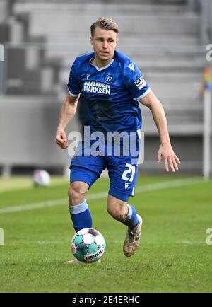 Karlsruhe, Germany. 23rd Jan, 2021. Soccer: 2. Bundesliga, Karlsruher SC - 1. FC Heidenheim, Matchday 17 at Wildparkstadion. Karlsruhe's Marco Thiede. Credit: Uli Deck/dpa - IMPORTANT NOTE: In accordance with the regulations of the DFL Deutsche Fußball Liga and/or the DFB Deutscher Fußball-Bund, it is prohibited to use or have used photographs taken in the stadium and/or of the match in the form of sequence pictures and/or video-like photo series./dpa/Alamy Live News