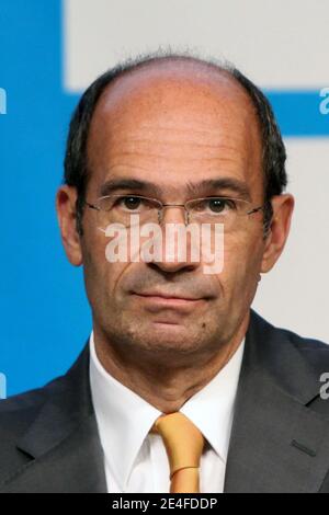 French Minister for the Budget, Public Finances and the Civil Service Eric Woerth presents the 2010 Budget at the Ministere of Economy and Finances in Paris, France on September 30, 2009. Photo by Stephane Lemouton/ABACAPRESSS.COM Stock Photo