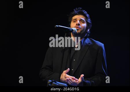 Patrick Fiori performs at the Leman Theater in Geneva, Switzerland on November 6, 2009. Photo by Loona/ABACAPRESS.COM Stock Photo