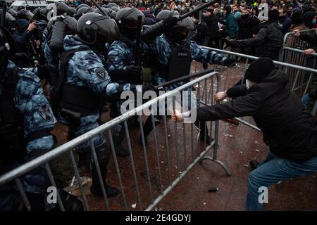 Police detain election protesters in New Delhi NEW DELHI, INDIA ...