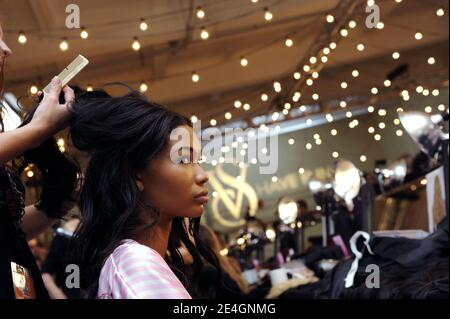 Chanel Iman gets her hair and makeup done backstage before the Victoria's  Secret Fashion Show in New York City, NY, USA on November 19, 2009. Photo  by Mehdi Taamallah/ABACAPRESS.COM (Pictured: Chanel Iman Stock Photo - Alamy