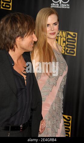 Keith Urban and Nicole Kidman arrive on the red carpet of the 43rd ...