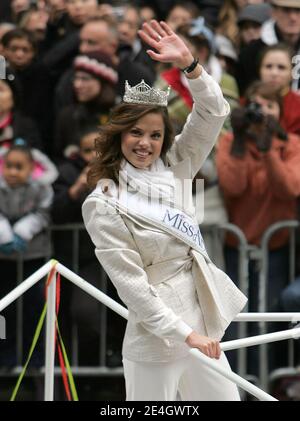 Miss America Katie Stam attends the 83rd Annual Macy's Thanksgiving Day Parade on November 26, 2009 in New York. Photo by Charles Guerin/ABACAPRESS.COM (Pictured : Katie Stam) Stock Photo