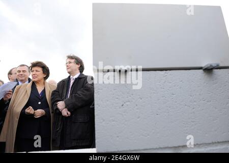 Roselyne Bachelot, ministre de la sante et des sports pose la premiere pierre lors du lancement de la construction d'un nouvel hopital a Orleans, France le 27 Novembre, 2009. Photo Philippe Montigny/Filimages/ABACAPRESS.COM Stock Photo