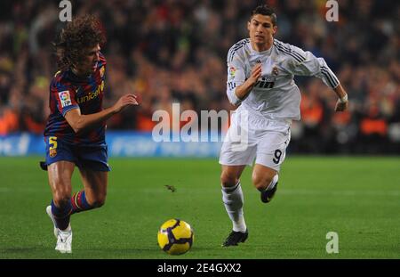 Real Madrid's Kaka during the Spanish First League Soccer Match, FC  Barcelona vs Real Madrid at Nou Camp stadium in Barcelona, Spain on  November 29, 2009. Barcelona won 1-0. Photo by Christian