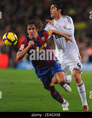 Barcelona's Carles Puyol and Real Madrid's Kaka battle for the ball during the Spanish First League Soccer Match, FC Barcelona vs Real Madrid at Nou Camp stadium in Barcelona, Spain on November 29, 2009. Barcelona won 1-0. Photo by Christian Liewig/ABACAPRESS.COM Stock Photo