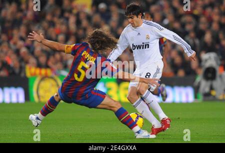 Barcelona's Carles Puyol batlles for the ball with Real Madrid's Kaka during the Spanish First League Soccer Match, FC Barcelona vs Real Madrid at Nou Camp stadium in Barcelona, Spain on November 29, 2009. Barcelona won 1-0. Photo by Christian Liewig/ABACAPRESS.COM Stock Photo