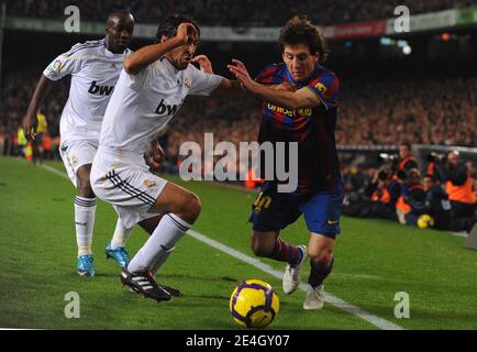 Real Madrid's Kaka during the Spanish First League Soccer Match, FC  Barcelona vs Real Madrid at Nou Camp stadium in Barcelona, Spain on  November 29, 2009. Barcelona won 1-0. Photo by Christian