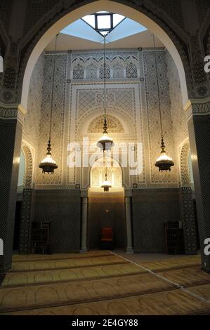 View of prayer room at the Geneva mosque in the neighbourhood of Le Petit-Saconnex in Geneva, Switzerland on November 30, 2009. In Switzerland a referendum on Sunday voted for a constutional ban on the construction of towers attached to mosques from where Muslims are traditionally called to prayer. Photo by Loona/ABACAPRESS.COM Stock Photo