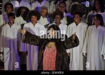 Singer Aretha Franklin performs onstage at the Rockefeller center Christmas Tree Lighting ceremony at Rockefeller Center in New York City, USA on December 02, 2009. Photo by S.Vlasic/ABACAPRESS.COM Stock Photo