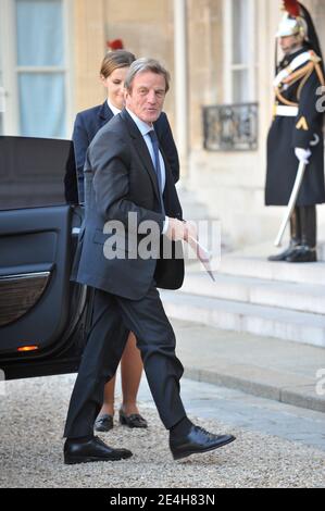 French Foreign Minister Bernard Kouchner arrives at the Elysee palace in Paris, France on December 14, 2009. Photo Thierry Orban/ABACAPRESS.COM Stock Photo