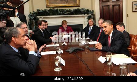 US President Barack Obama meets with members of the financial services industry in the Diplomatic Room of the White House in Washington DC, USA on on December 14, 2009. Photo by Dennis Brack/ABACAPRESS.COM Stock Photo