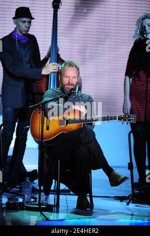 Sting lors de l'enregistrement de l'emission Vivement Dimanche a Paris, France, le 10 novembre 2009. Photo Max Colin/ABACAPRESS.COM Stock Photo