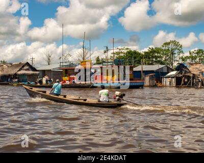 Belen, Peru- Sep 2017: Floating houses in the floodplain of the Itaya River, poorest part of Iquitos - Belén. Venice of Latin America. Iquitos, South Stock Photo