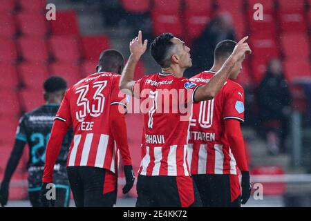 Jordan Teze of PSV Eindhoven Controls the ball during the Dutch News  Photo - Getty Images