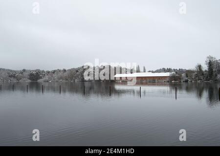 Mytchett Lake snowfall in January 2021, Surrey, England Stock Photo