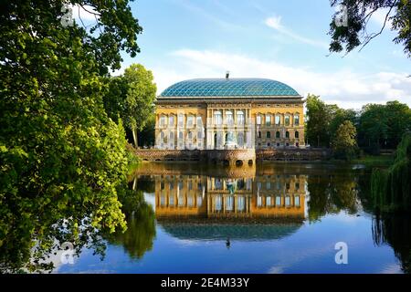 Scenic view of the K21 museum of contemporary art (formerly „Ständehaus“ building), built 1876 - 1880, at 'Kaiserteich' (Emperor's Pond). Stock Photo
