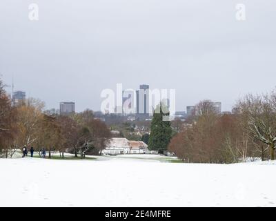 CROYDON, UK - 24 JUANARY  2020: A view of Croydon town centre in the snow looking from Croham Hurst, South Croydon,  London. Stock Photo