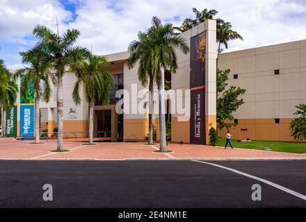 The Eduardo León Jimenes Cultural Centre, also known as Centro León (León Centre), sits amid palms in Santiago de los Caballeros, Dominican Republic. Stock Photo